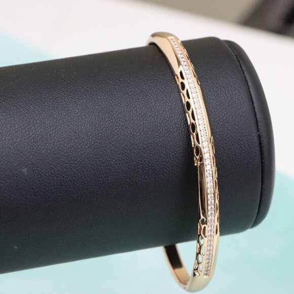 Rose Gold Bangle with Oval Cutout & Delicate Crystal Lining, XPBL0420 - Picture 6 of 11